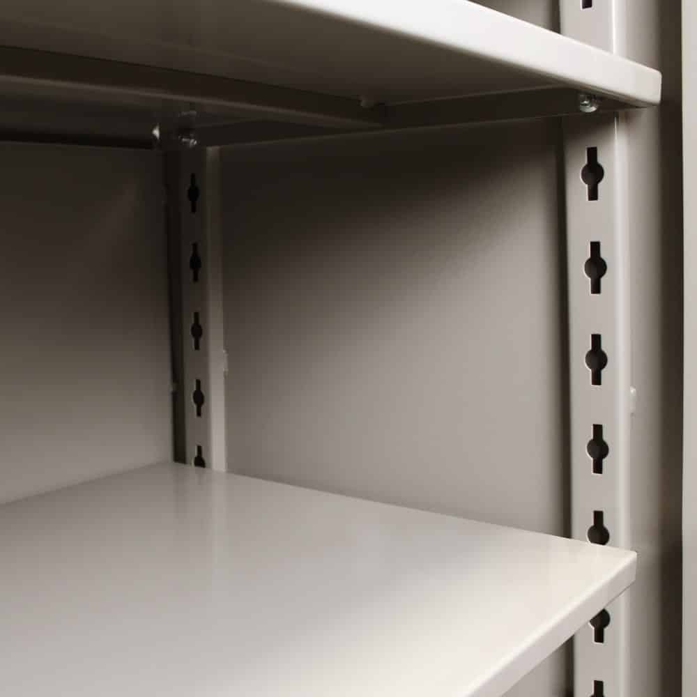 https://www.lyonworkspace.com/wp-content/uploads/lyon-all-welded-cabinet-feature-shelf.jpg